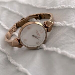 ROSE GOLD KATE SPADE WATCH FOR SALE. selling for only $6